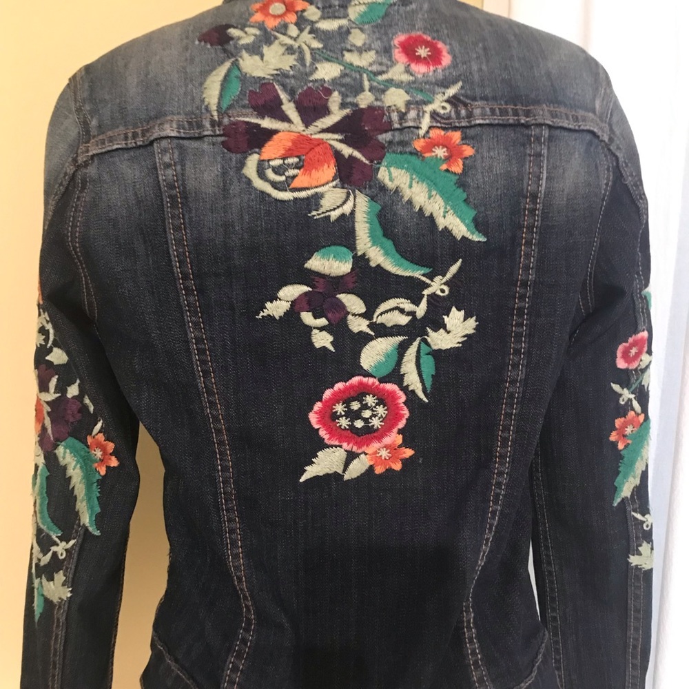 Jacket - Picture 5 of 11